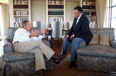 Prince_Bandar_bin_Sultan_with_G_W__Bush.jpg